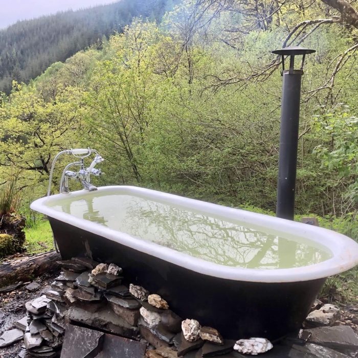 Ash-Valley-Yurt-Outdoor-Bath